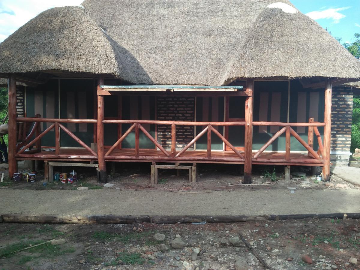 Irungu Forest Safari Lodge Katunguru Exteriér fotografie