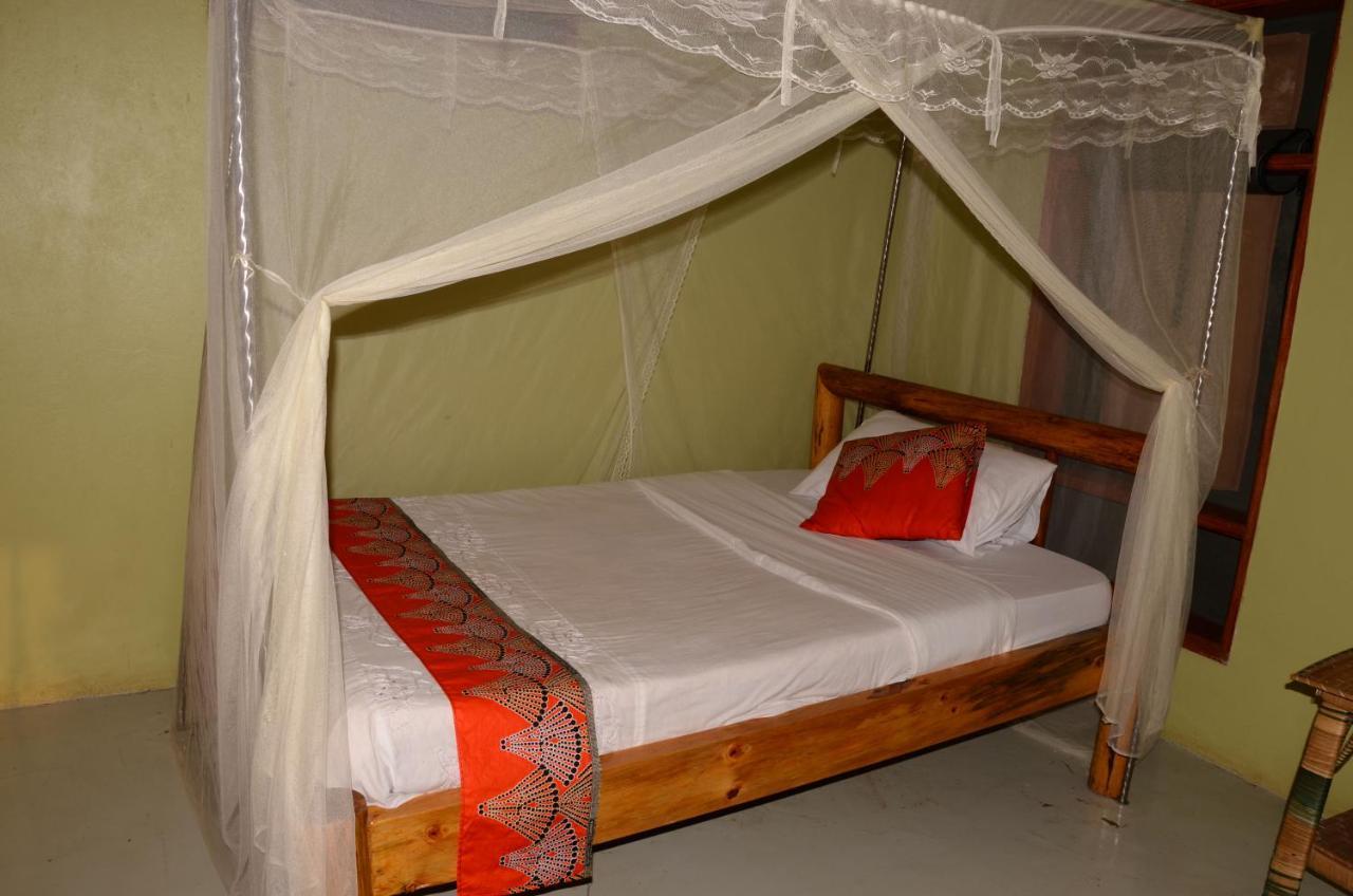 Irungu Forest Safari Lodge Katunguru Exteriér fotografie