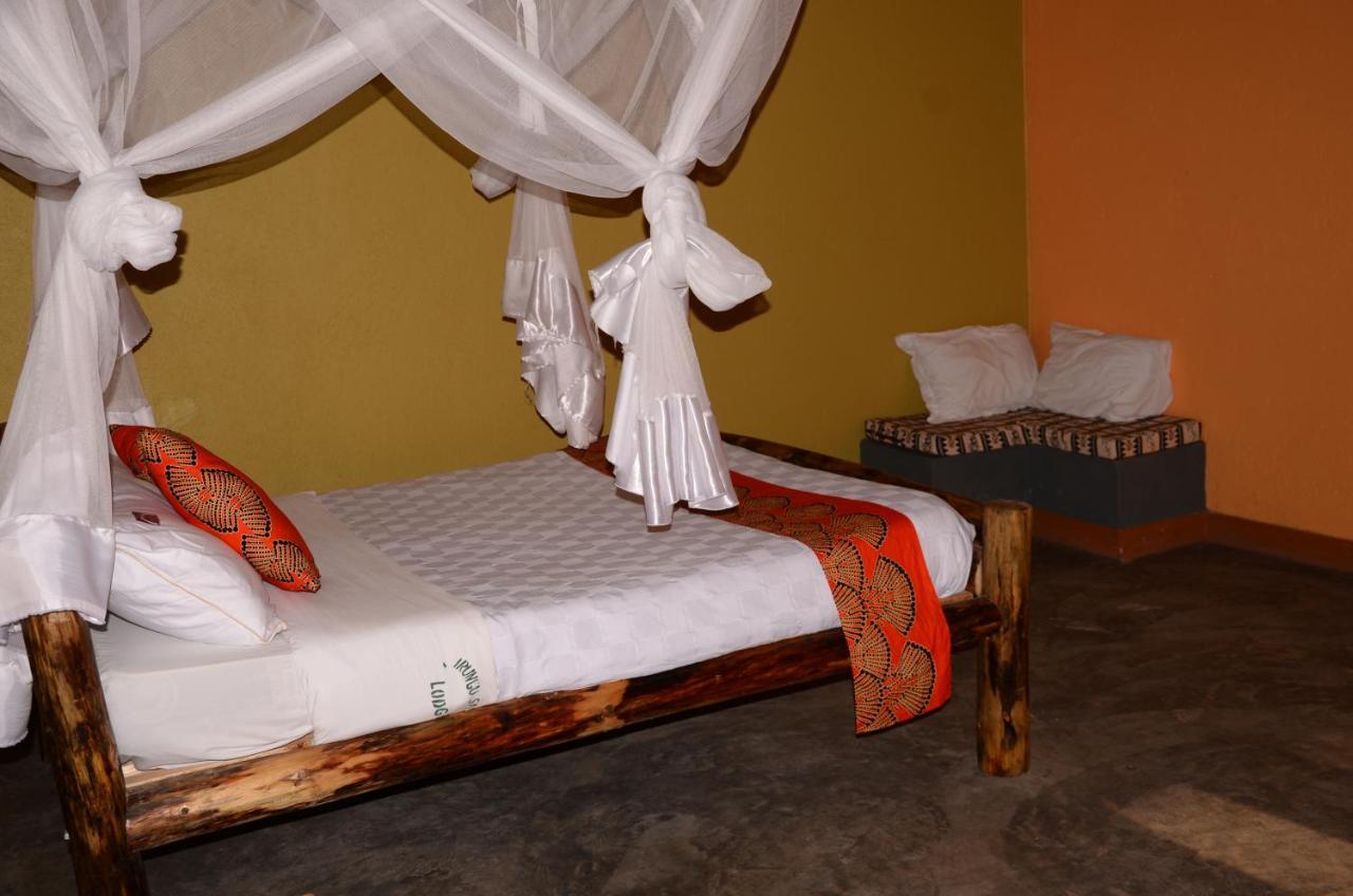 Irungu Forest Safari Lodge Katunguru Exteriér fotografie