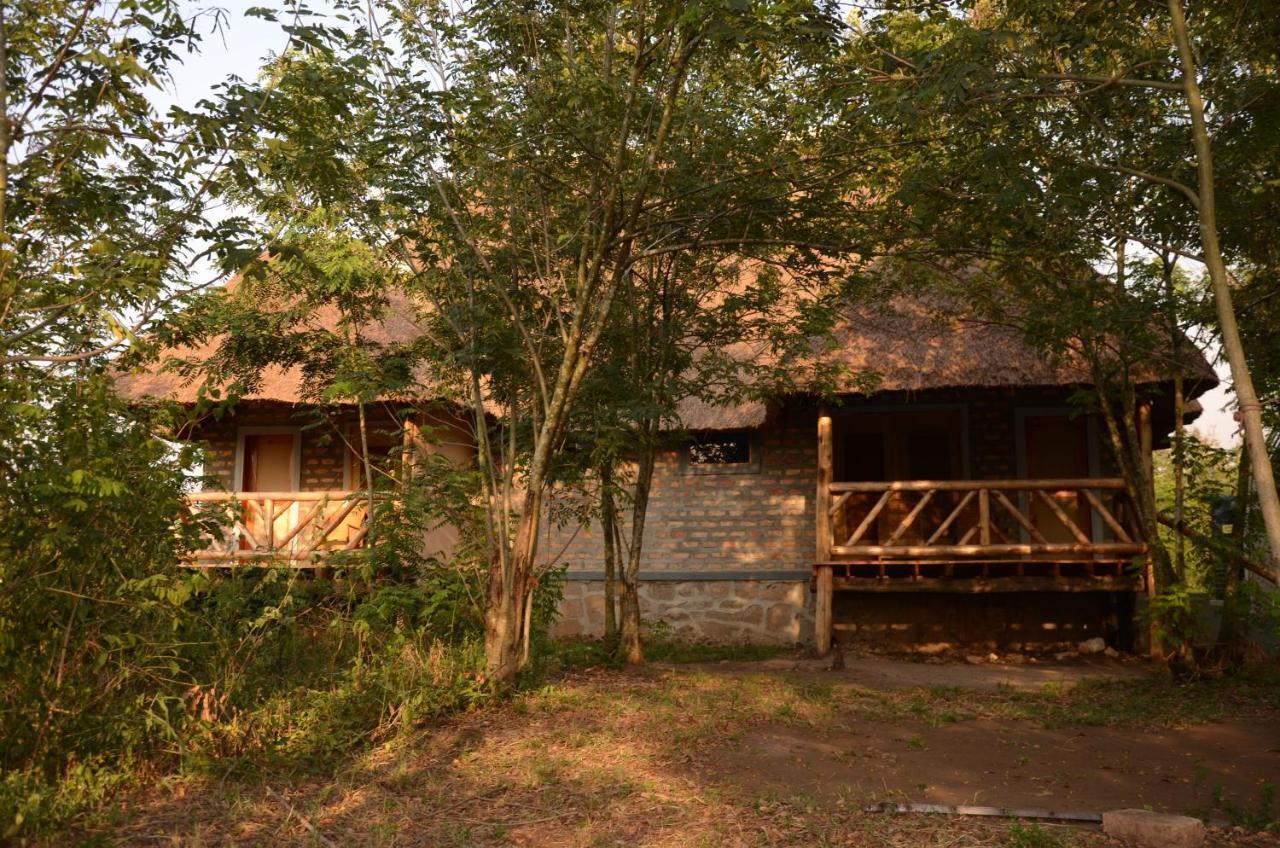 Irungu Forest Safari Lodge Katunguru Exteriér fotografie