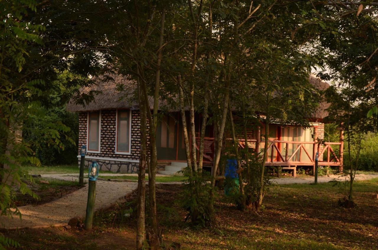 Irungu Forest Safari Lodge Katunguru Exteriér fotografie