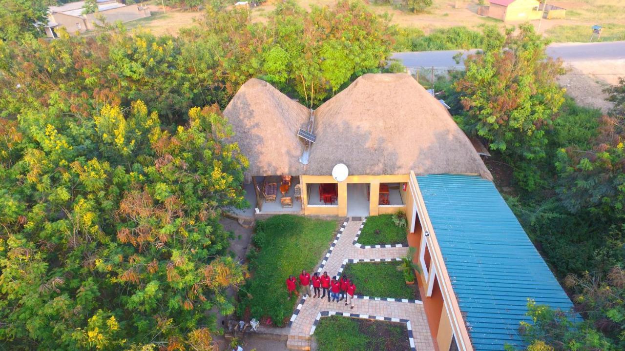 Irungu Forest Safari Lodge Katunguru Exteriér fotografie